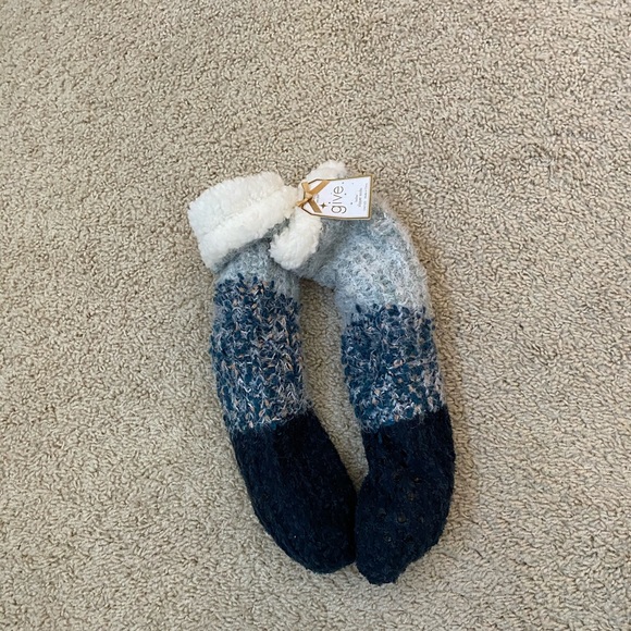 “GIVE” 💙 SUPER CUTE 🧸 SOFT, WARM & CUDDLY SOCKS - Picture 9 of 11